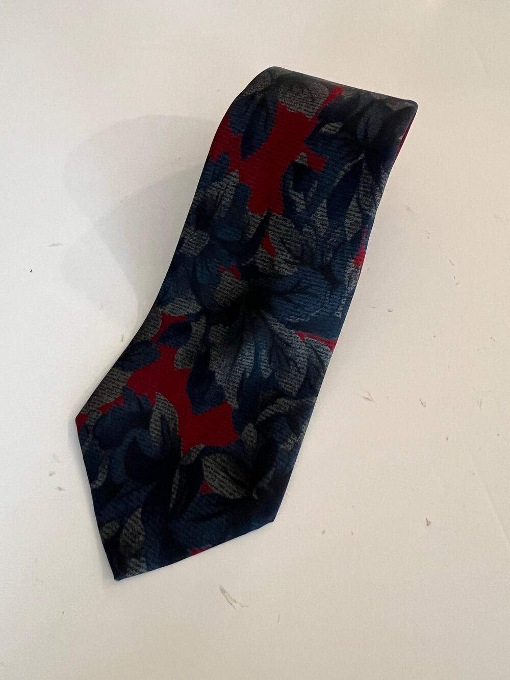 J.S. Blank Men's 100% Silk Neck Tie Blue and Red Abstract Floral JL